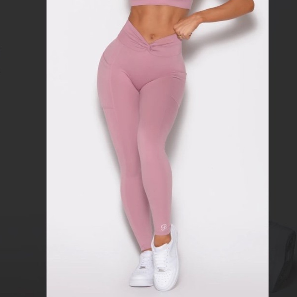 Bombshell Sportswear Sculpt Knot Leggings Medium Cosmetic Pink NWT